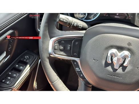Used 2025 RAM 1500 Laramie AWD/4WD image 28