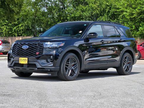 Used 2025 Ford Explorer ST AWD/4WD image 7
