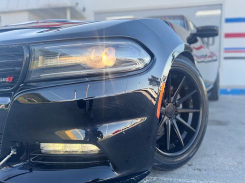 Used 2015 Dodge Charger R/T image 3