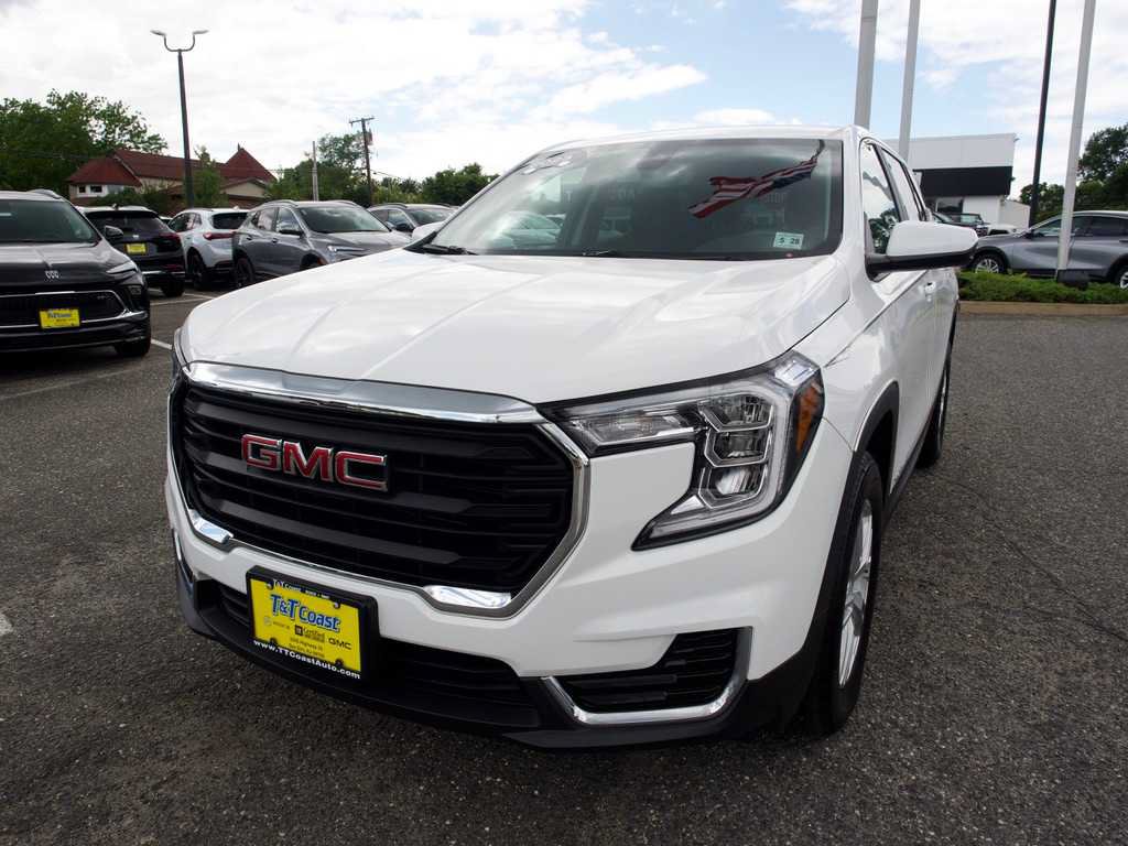 Certified 2023 GMC Terrain SLE AWD/4WD image 1