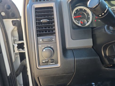 Used 2018 RAM 2500 Tradesman w/ Power & Remote Entry Group image 22