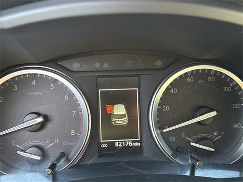 Used 2019 Toyota Highlander Limited image 22