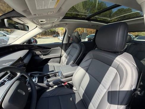 New 2026 Lincoln Nautilus Reserve w/ Jet Appearance Package image 13