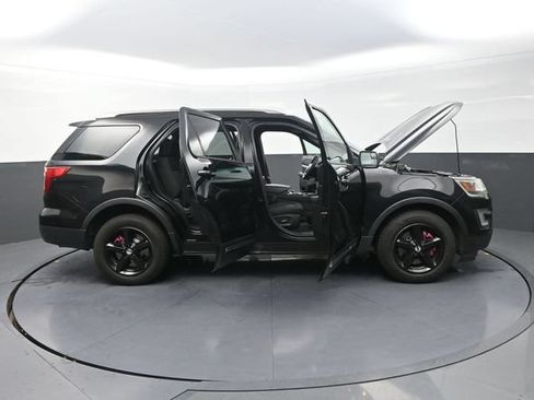 Used 2017 Ford Explorer XLT AWD/4WD image 48