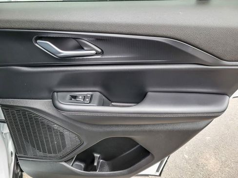 Used 2025 Jeep Grand Cherokee Altitude image 22