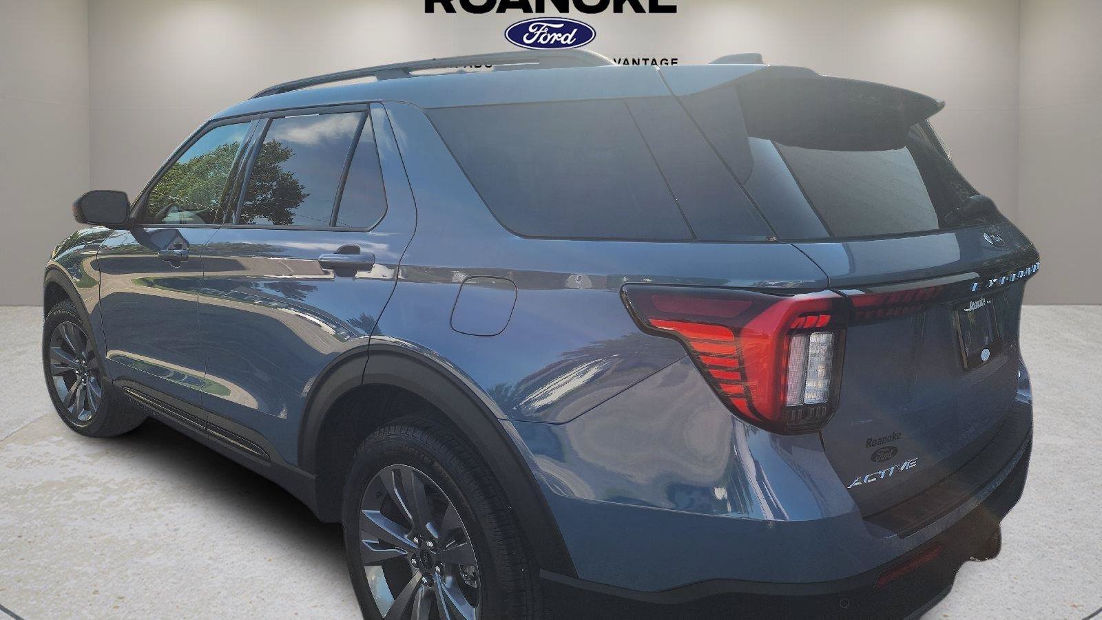 Used 2026 Ford Explorer Active w/ Active Comfort Package AWD/4WD image 11
