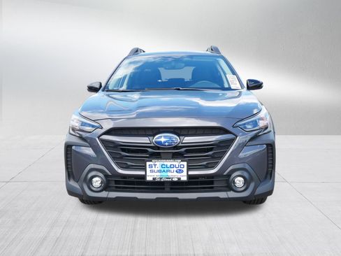Used 2025 Subaru Outback Premium AWD/4WD image 2
