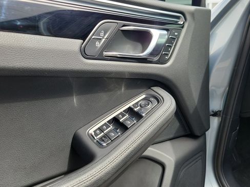 Certified 2023 Porsche Macan S AWD/4WD image 26
