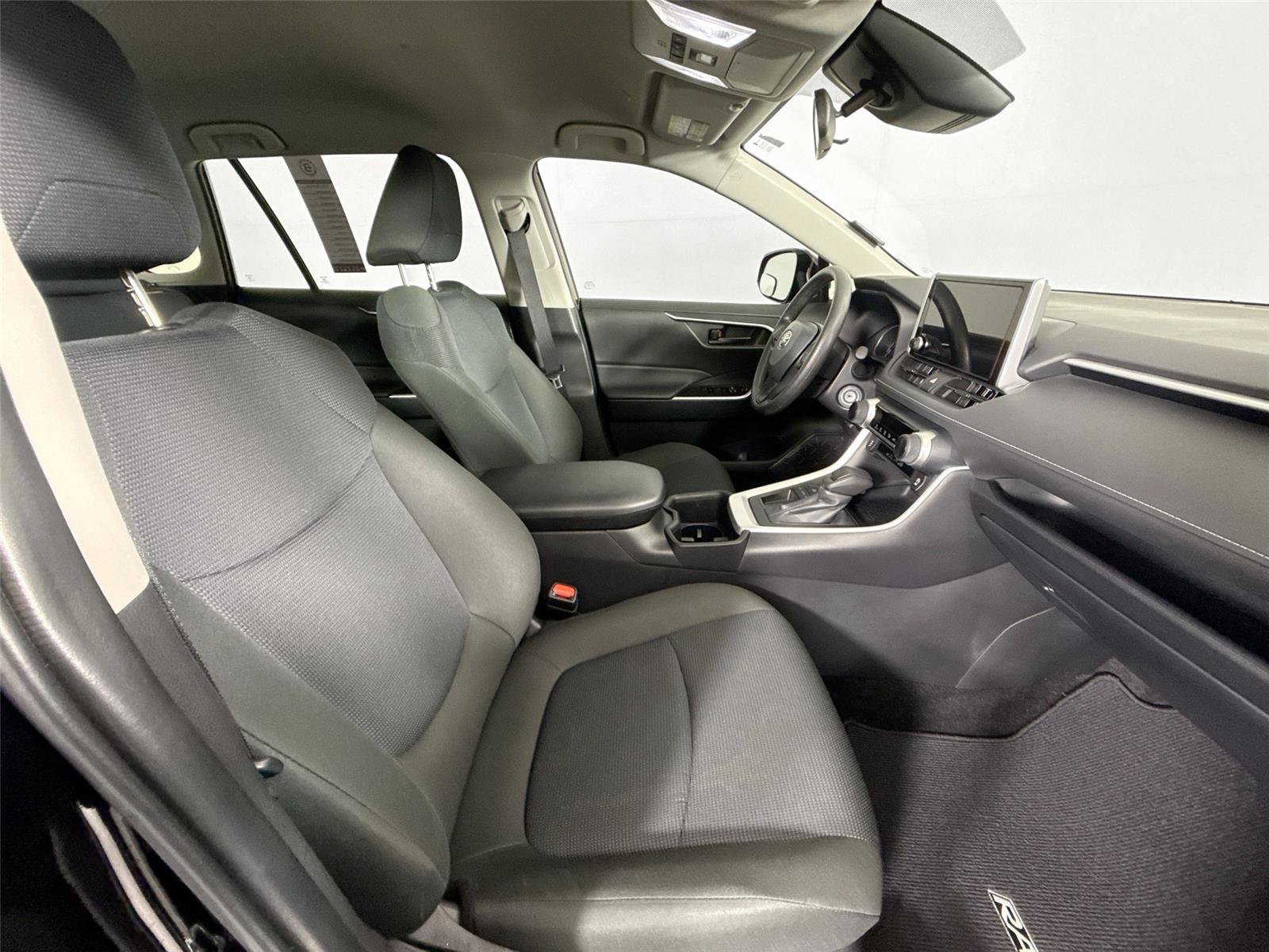 Certified 2025 Toyota RAV4 LE FWD image 52