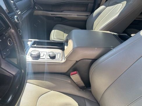 Used 2019 Ford Expedition Limited w/ Driver Assistance Package image 17