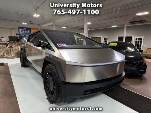 Used 2024 Tesla Cybertruck AWD Crew Cab image 1