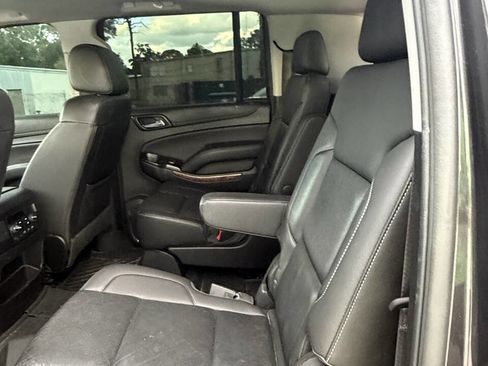 Used 2018 Chevrolet Suburban Premier RWD image 30