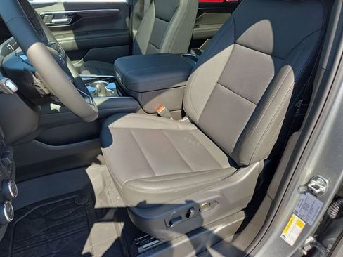 New 2025 Chevrolet Suburban Z71 w/ Z71 Off-Road Package image 20