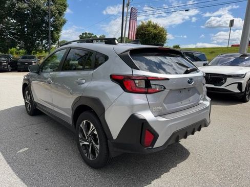 Used 2024 Subaru Crosstrek 2.0i Premium AWD/4WD image 3