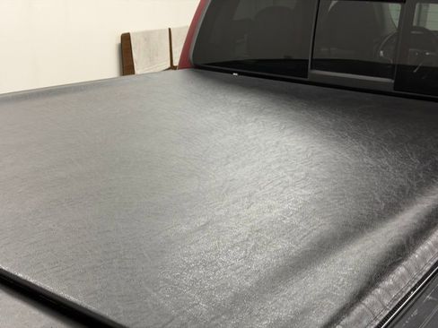 Used 2017 GMC Canyon Denali image 14