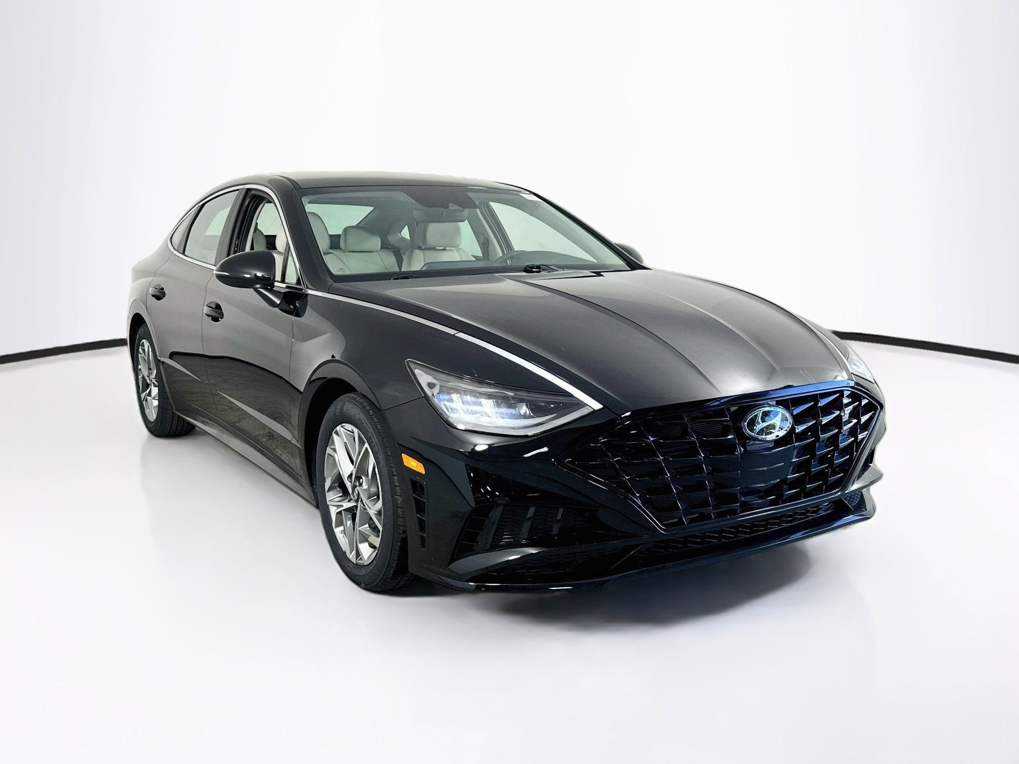 Used 2023 Hyundai Sonata SEL FWD image 3