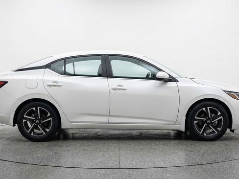 Used 2025 Nissan Sentra SV FWD image 11