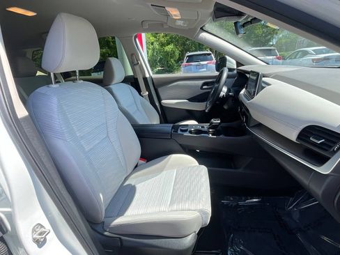 Used 2023 Nissan Rogue SV AWD/4WD image 17