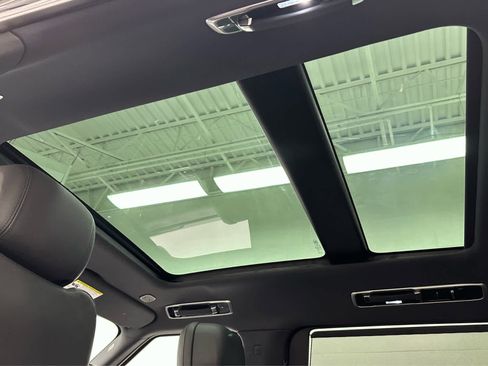 Used 2025 Land Rover Range Rover Long Wheelbase SE image 41