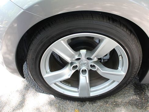 Used 2009 Nissan 370Z Touring RWD image 40