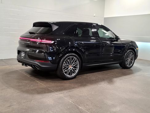 New 2026 Porsche Cayenne image 8