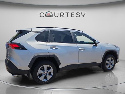 Certified 2025 Toyota RAV4 XLE w/ Convenience Package FWD image 5