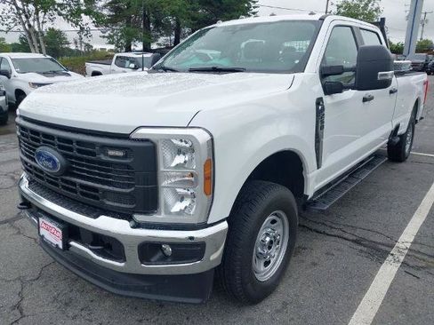 Certified 2025 Ford F250 XL w/ XL Chrome Package AWD/4WD image 4