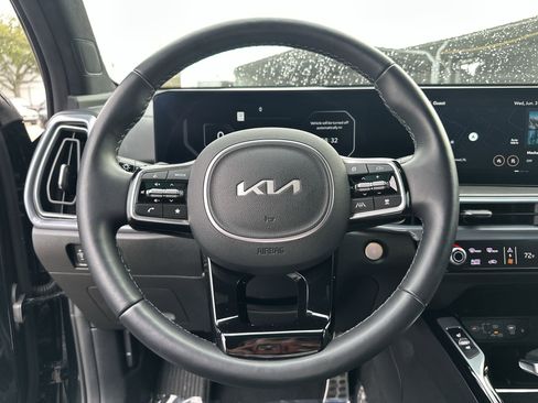 Certified 2024 Kia Sorento SX Prestige AWD/4WD image 11