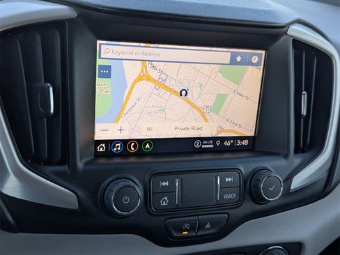 Used 2024 GMC Terrain SLT w/ Infotainment Package II image 19