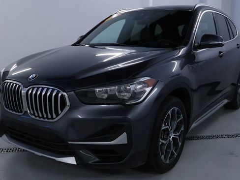 Used 2022 BMW X1 xDrive28i w/ Convenience Package image 3