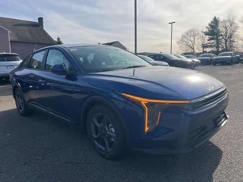 New 2025 Kia K4 LXS image 5