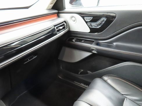 Used 2023 Lincoln Aviator Reserve w/ Equipment Group 201A image 23