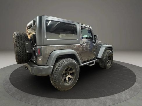 Used 2017 Jeep Wrangler Rubicon w/ Connectivity Group AWD/4WD image 8