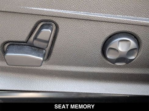 Used 2023 Alfa Romeo Stelvio Ti image 10