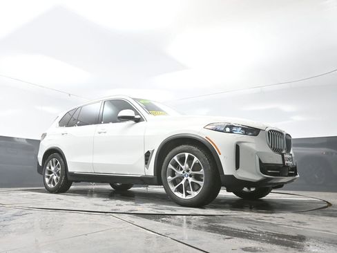 Used 2025 BMW X5 xDrive50e image 47