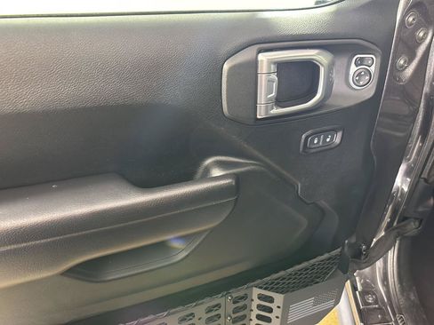 Used 2020 Jeep Wrangler Rubicon w/ Steel Bumper Group AWD/4WD image 24
