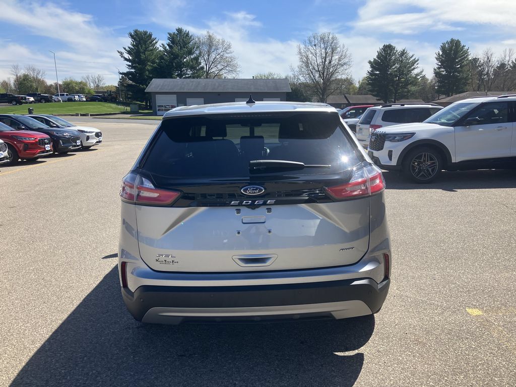 Used 2024 Ford Edge SEL w/ Convenience Package AWD/4WD image 7