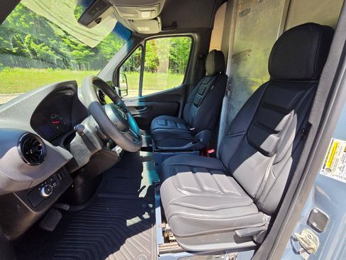 Used 2019 Mercedes-Benz Sprinter 170 image 15