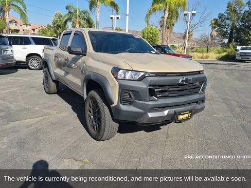 Used 2023 Chevrolet Colorado Trail Boss AWD/4WD image 3