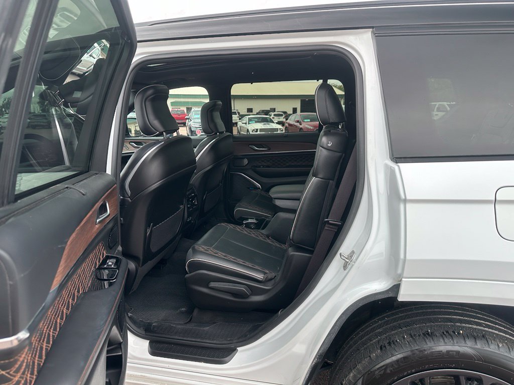Used 2023 Jeep Grand Cherokee L Summit w/ High Altitude Package AWD/4WD image 20