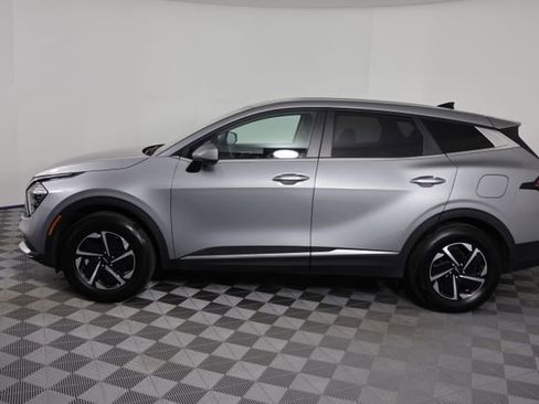 Used 2023 Kia Sportage LX image 5