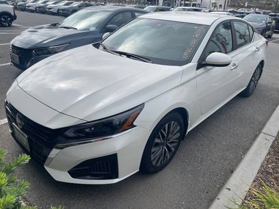 Used 2023 Nissan Altima 2.5 SV