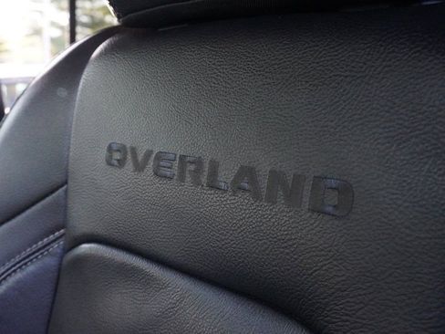 Used 2020 Jeep Gladiator Overland AWD/4WD image 28