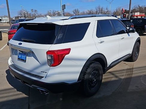 Used 2022 Ford Explorer Platinum w/ Equipment Group 601A image 5