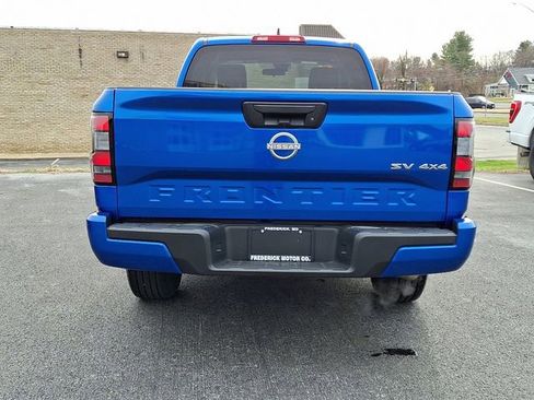 Used 2024 Nissan Frontier SV image 5