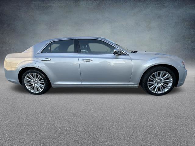 Used 2011 Chrysler 300 Limited RWD image 6