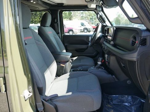 Used 2024 Jeep Wrangler Unlimited Rubicon image 17