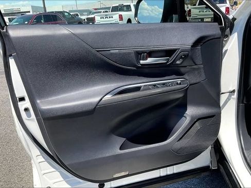 Used 2021 Toyota Venza Limited w/ Carpet Mat Package (TMS) AWD/4WD image 22