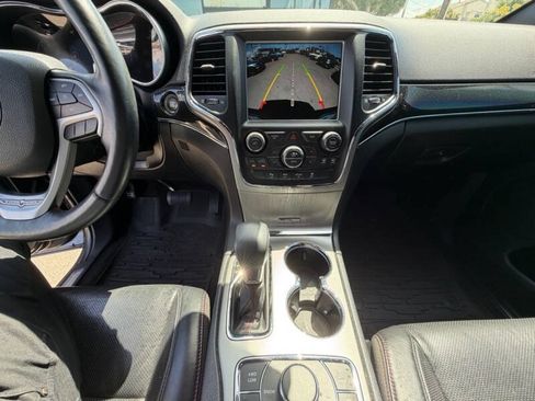 Used 2017 Jeep Grand Cherokee Trailhawk w/ Trailhawk Luxury Group AWD/4WD image 16