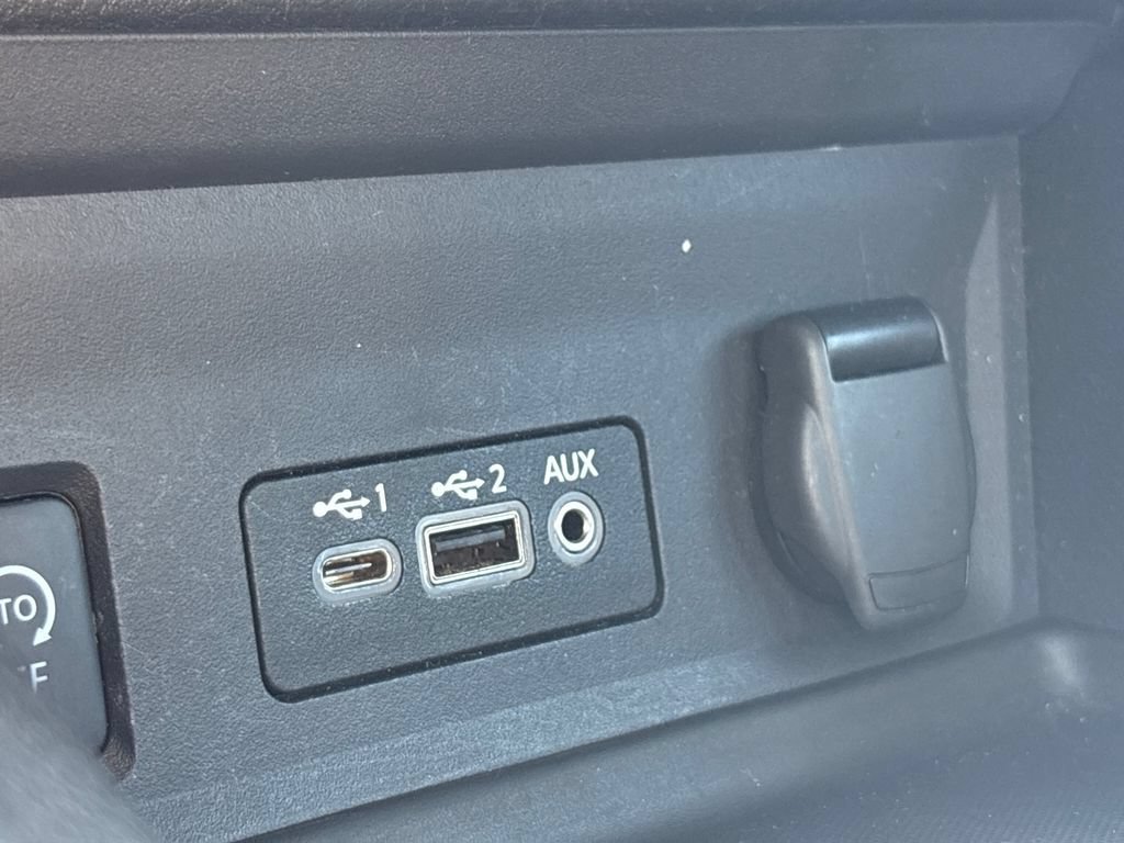 Used 2024 Nissan Sentra SV FWD image 16